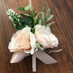 Pink & White Artificial Floral Boutonnières & Corsages